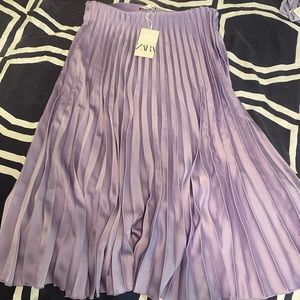 Pleated skirt